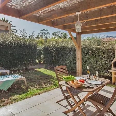 Amarylis A Location 2 Pers Avec Clim Jardin Piscine Et Barbecue Vila