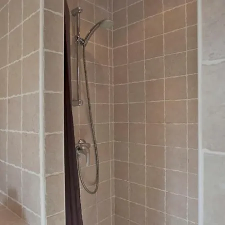 וילה Amarylis A Location 2 Pers Avec Clim Jardin Piscine Et Barbecue *