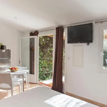 Amarylis A Location 2 Pers Avec Clim Jardin Piscine Et Barbecue Calvi (Corsica)