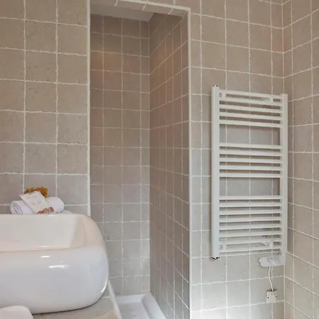 Amarylis A Location 2 Pers Avec Clim Jardin Piscine Et Barbecue