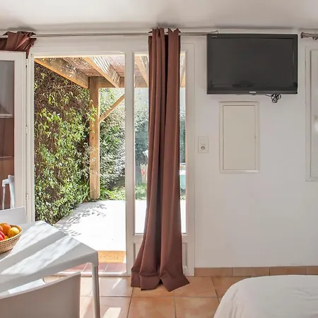 Vila Amarylis A Location 2 Pers Avec Clim Jardin Piscine Et Barbecue *