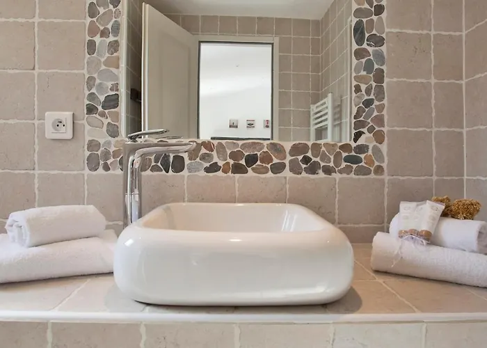 Amarylis A Location 2 Pers Avec Clim Jardin Piscine Et Barbecue Villa *