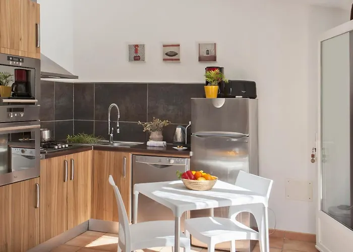 Amarylis A Location 2 Pers Avec Clim Jardin Piscine Et Barbecue Villa *